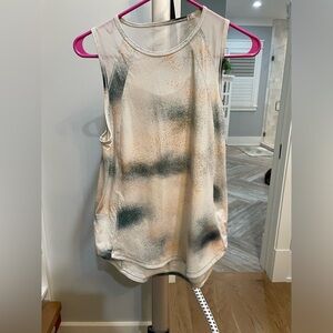 Lululemon Top Size 6 Women’s